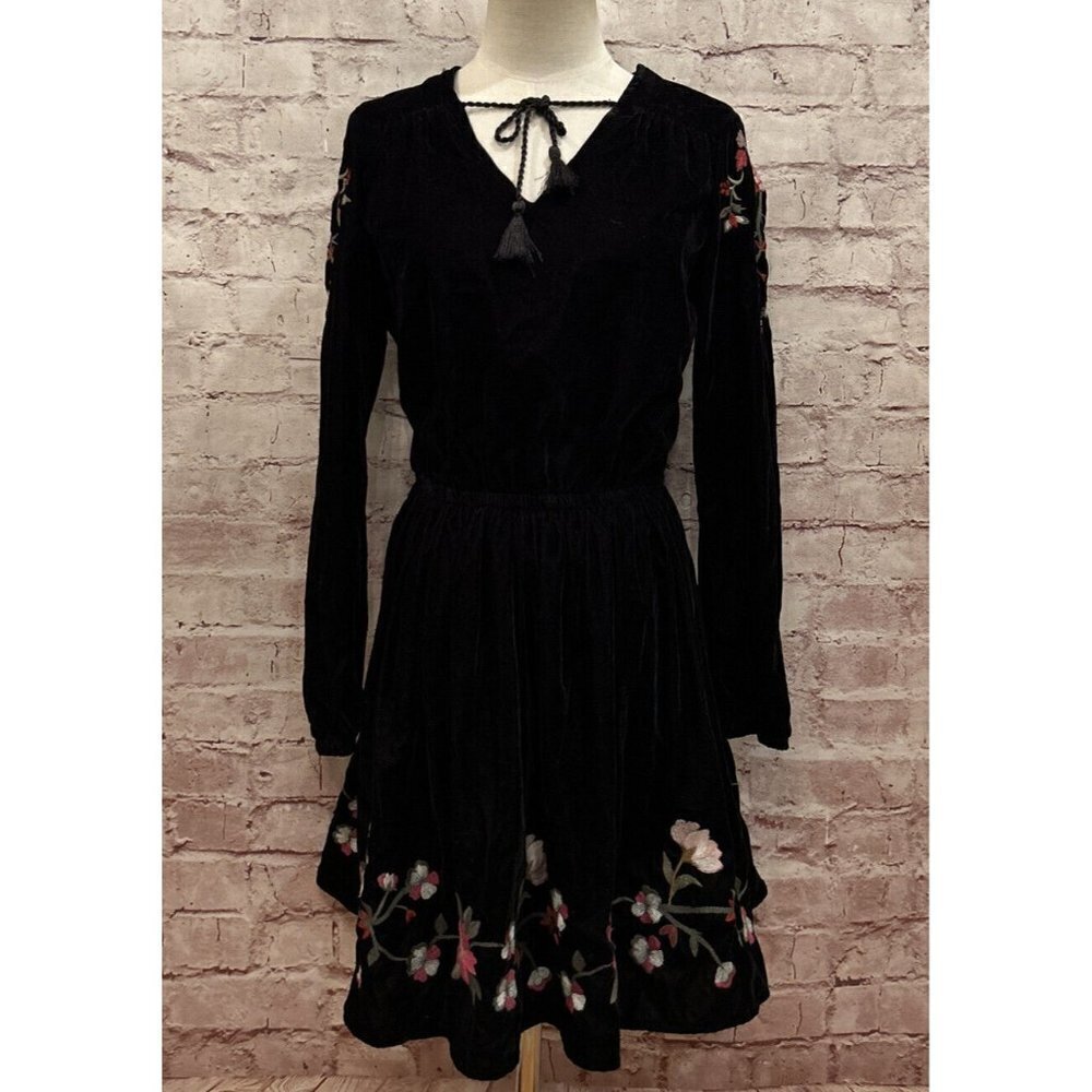 a.n.a. A New Approach Black Velvet Mini Dress Embroidered Long Sleeve Size S NEW
